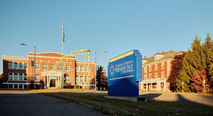 front entrance of umaine presque isle